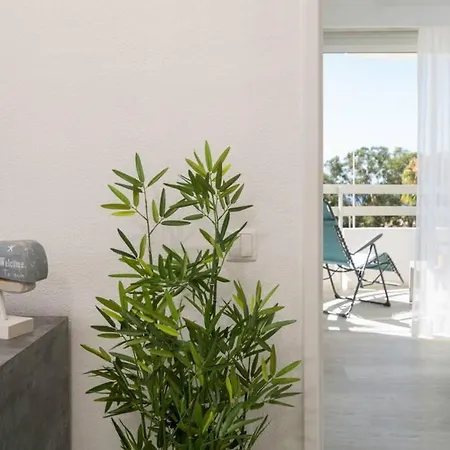 Em Frente à Com Piscina E Ténis * Portimão